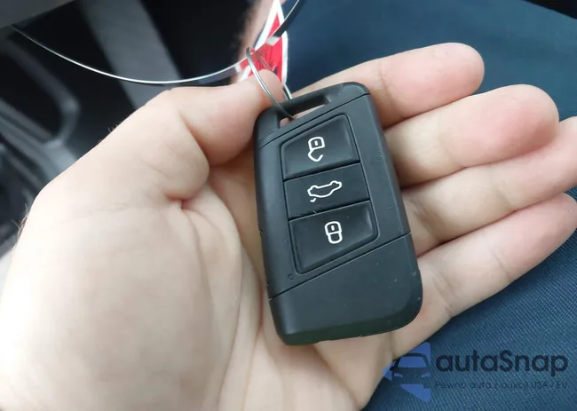 3VVDX7B24NM058221: 44086046