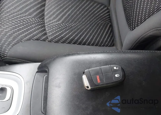 3C4PDCBG4CT220487: 44086136