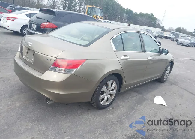 1HGCP36868A070584: 44085231