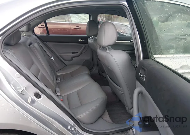 JH4CL95854C024739: 44085398