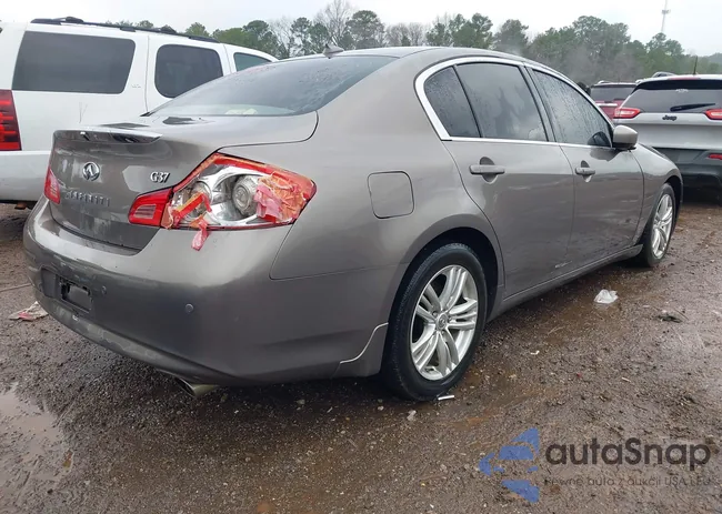 JN1CV6APXBM510495: 44085519