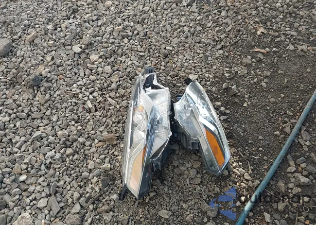 2T1BURHE0HC864713: 44086593