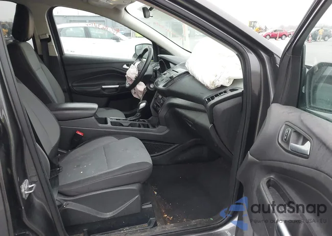 1FMCU0GD8JUA40147: 44086634