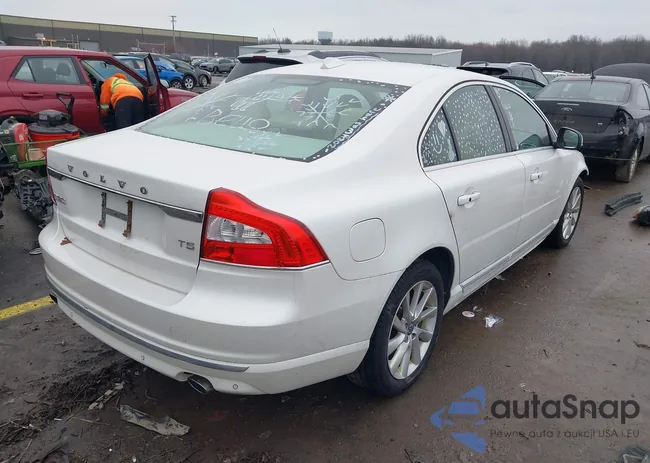 YV140MAK3F1186266: 44086675