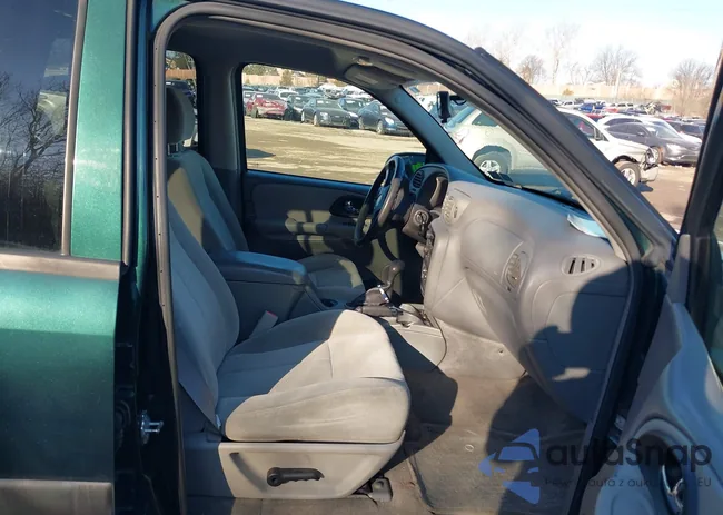 1GNDT13S452271657: 44086757