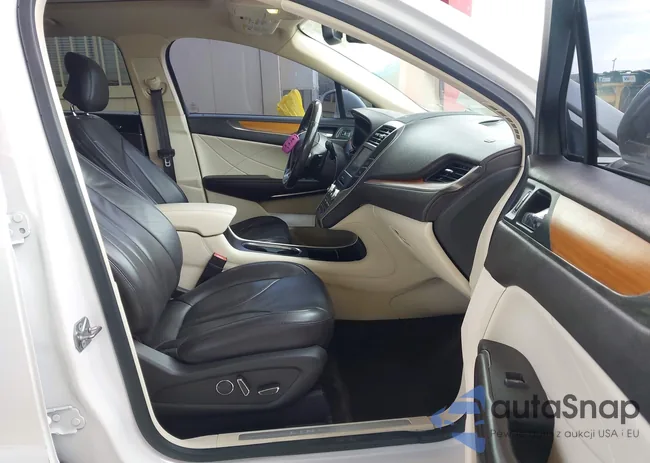 5LMCJ1A97FUJ28145: 44086778