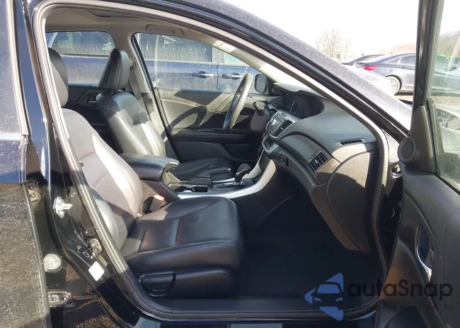 1HGCR2F77FA269992: 44086881