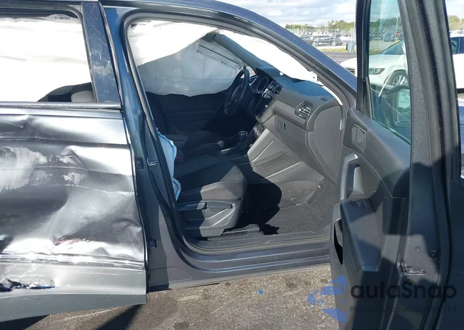 3VV3B7AX2MM030990: 44086909