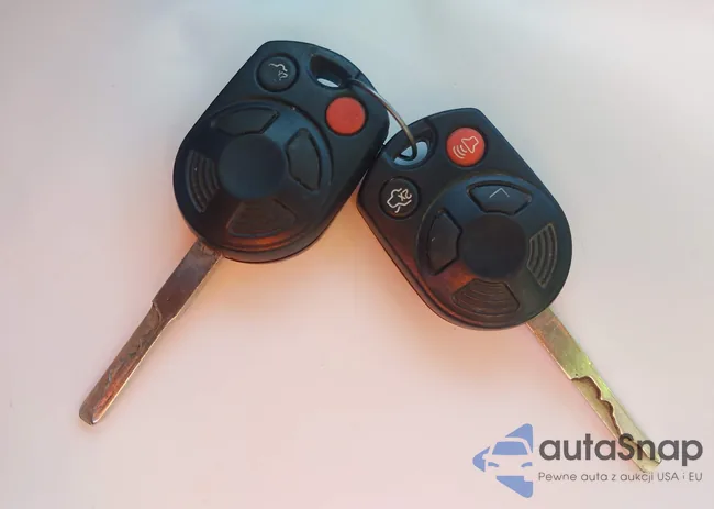 1FADP5AU8DL532702: 44087035