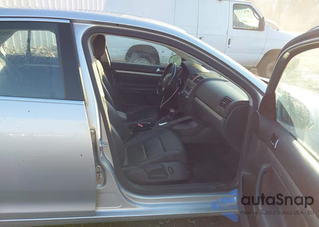 3VWRM71K49M082472: 44086408