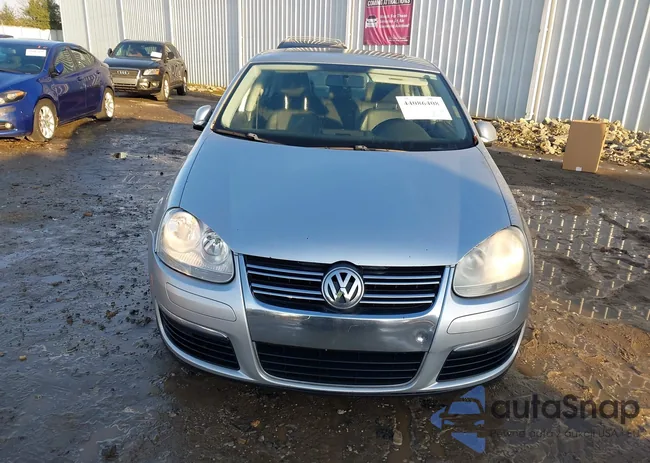 3VWRM71K49M082472: 44086408