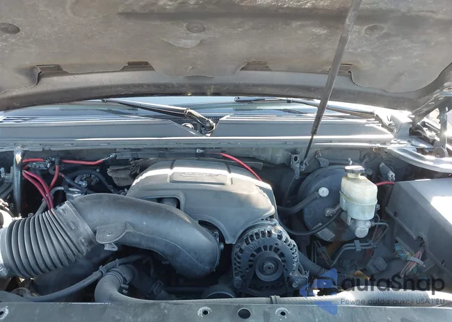 1GYEC63827R307879: 44086525