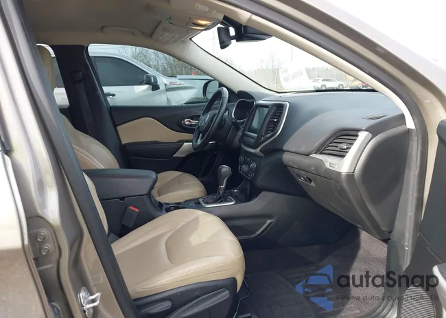 1C4PJMDX4JD570961: 44086540