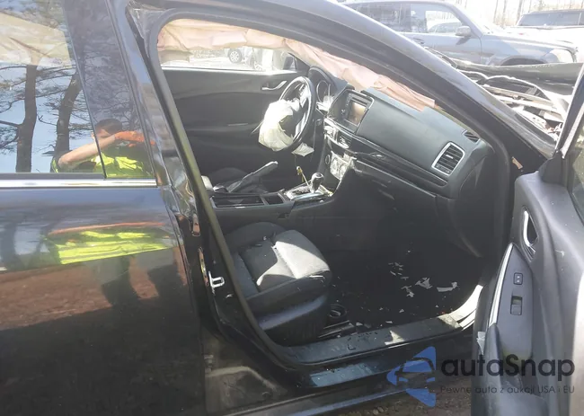 JM1GJ1U55E1101432: 44087557