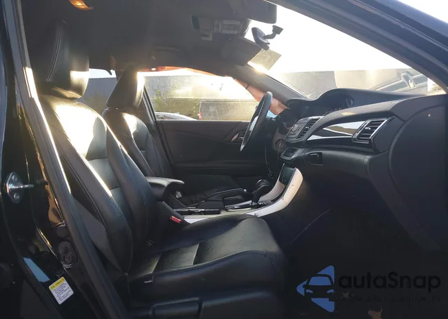 1HGCR2F54FA196384: 44087670