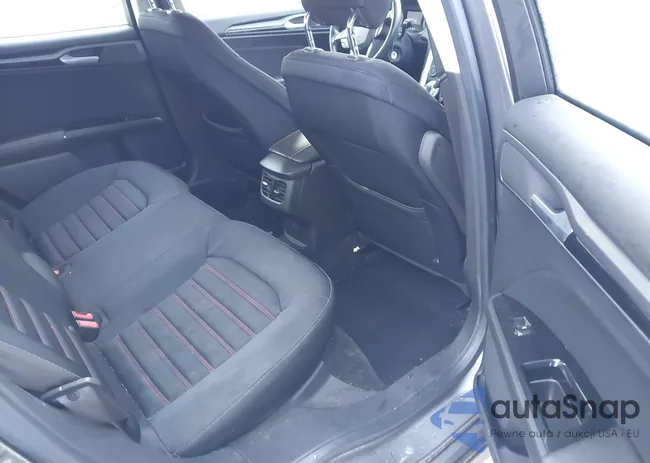 3FA6P0H93DR182409: 44087740