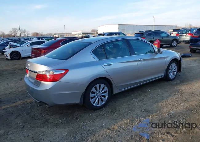 1HGCR3F82FA008686: 44087772