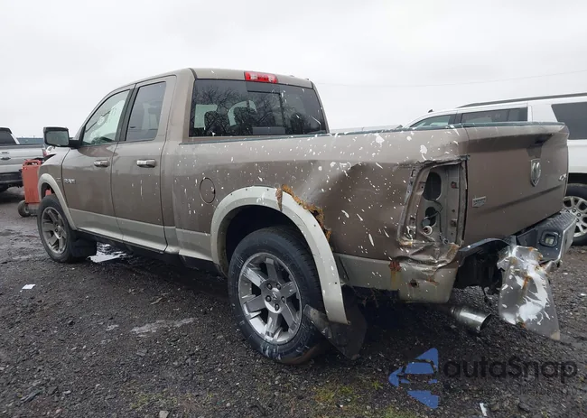 1D3HV18T49S745237: 44087777