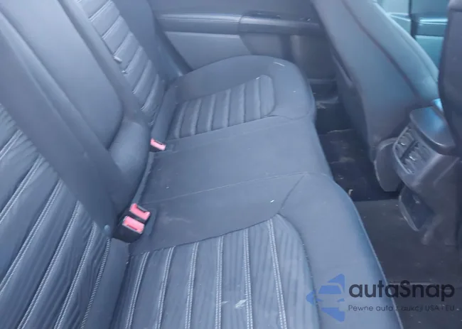 3FA6P0H77GR239570: 44087934