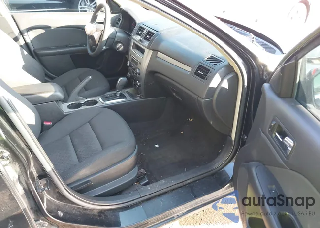 3FAHP0HA3AR123052: 44087978