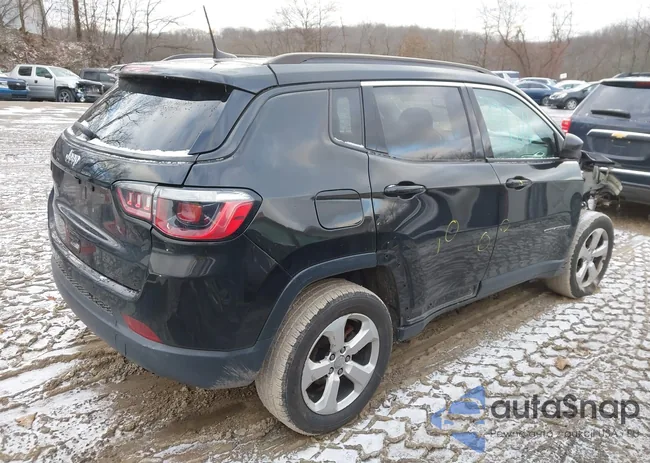 3C4NJDBBXJT199412: 44088071