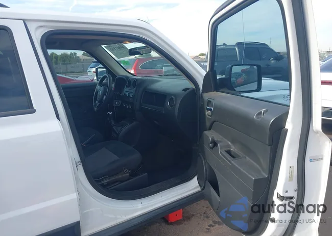 1C4NJPBA8ED812549: 44087163