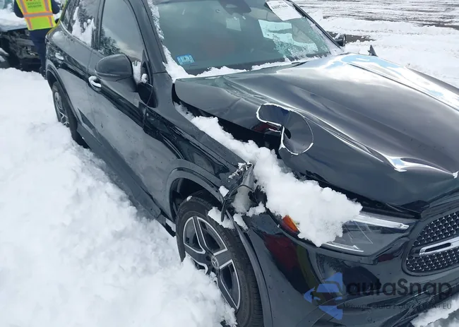 W1NKM4HB9RF140979: 44087444