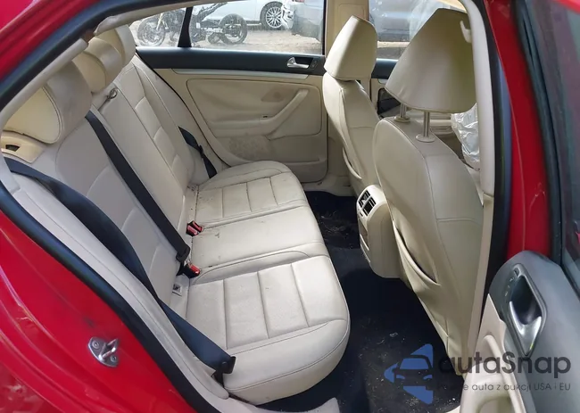 3VWAX7AJ0AM123776: 44088651