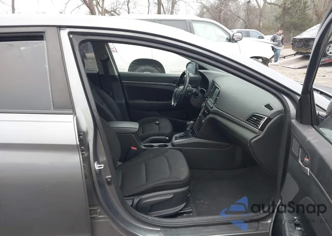 5NPD84LF0JH395495: 44088847