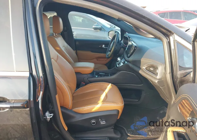 2C4RC1N76PR584608: 44089141