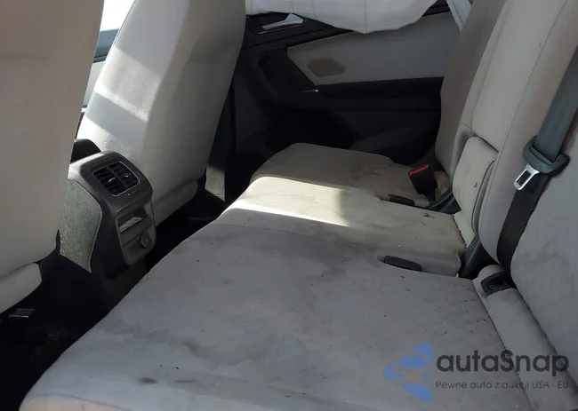 3VV1B7AX1JM087829: 44088354