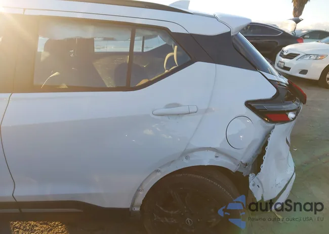 3N1CP5DV8RL530523: 44089576