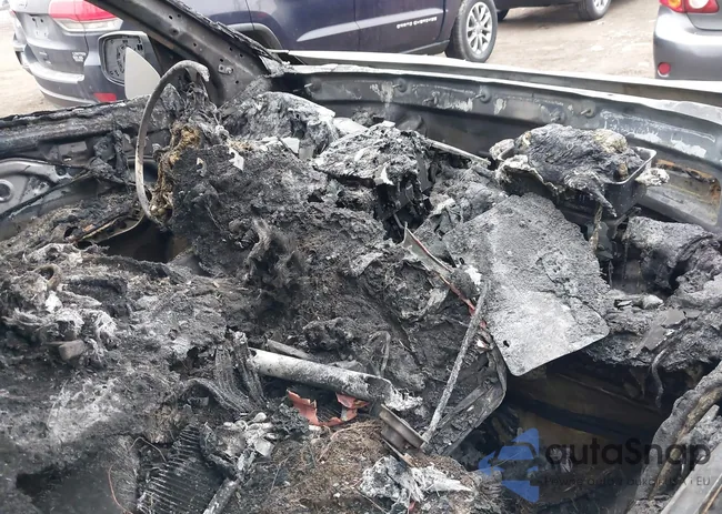 5XYKU4A65DG420425: 44089723