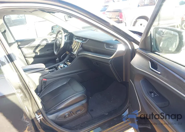 1C4RJKBG1N8511879: 44089738