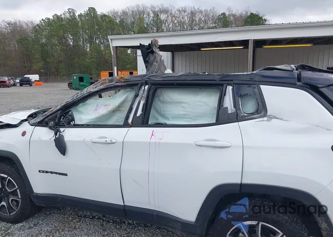 3C4NJDDN3RT171387: 44089799