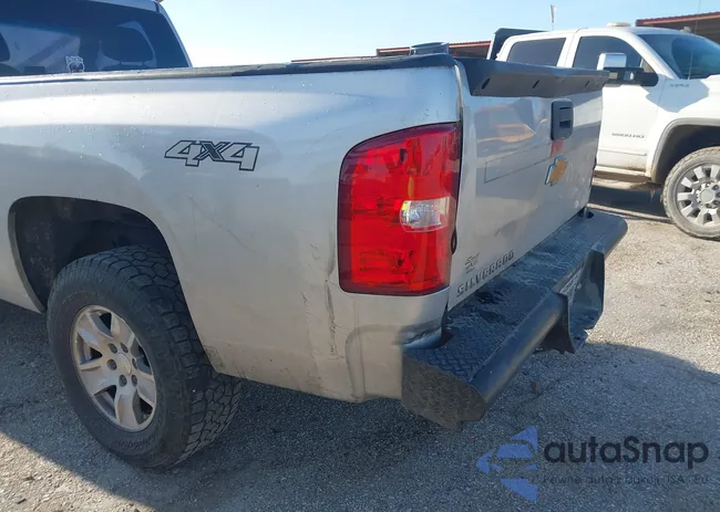 1GCNKPEX8CZ104122: 44089875