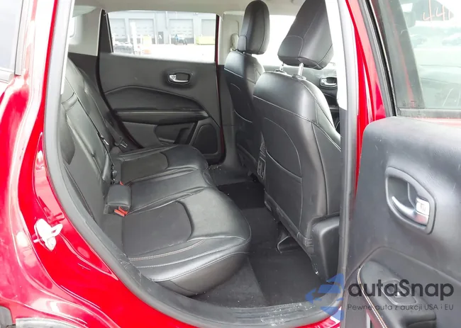 3C4NJDBB1JT485438: 44089914