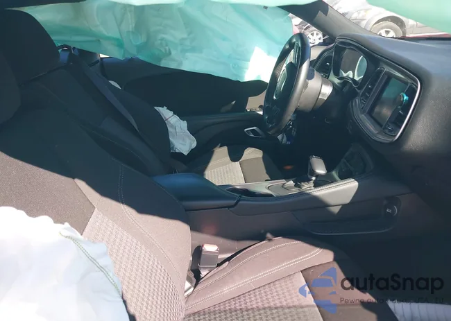 2C3CDZAG0PH693647: 44089998