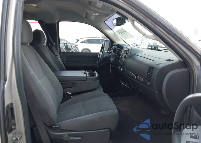 1GTEC19C28Z169914: 44090059