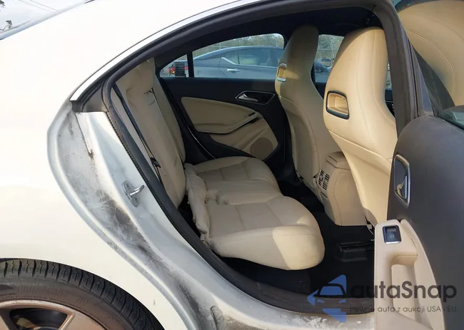 WDDSJ4EB7HN400830: 44090090