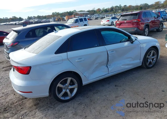 WAUACGFF4F1110131: 44089282