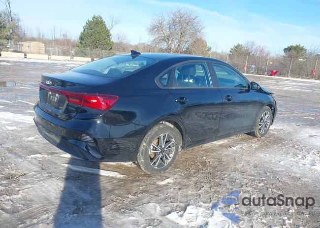 3KPF24AD4RE811754: 44089374