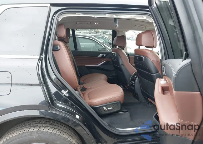 5UX23EM08R9U67598: 44089479