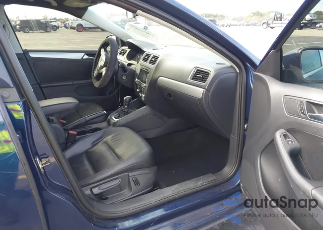 3VWDX7AJ3DM253049: 44090593