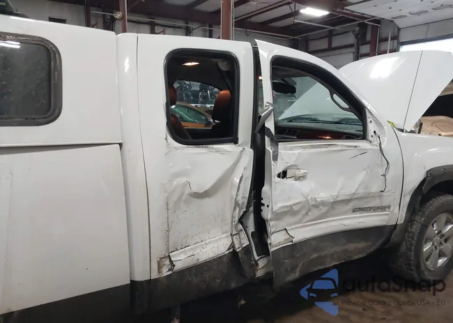 1GTR2WE05BZ424902: 44090680