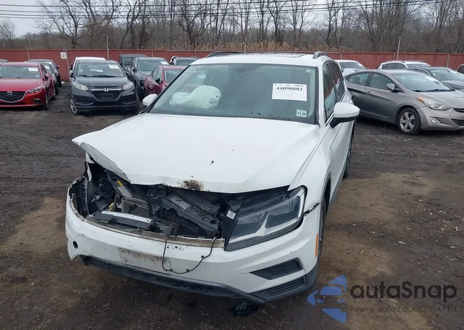 3VV2B7AX7KM065064: 44090882