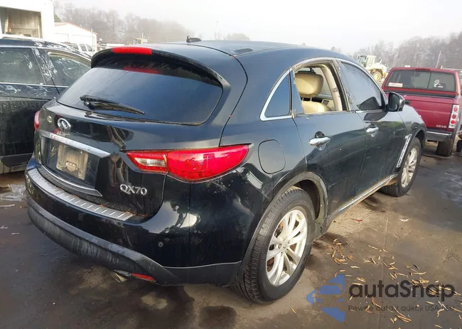 JN8CS1MW6EM412004: 44090394