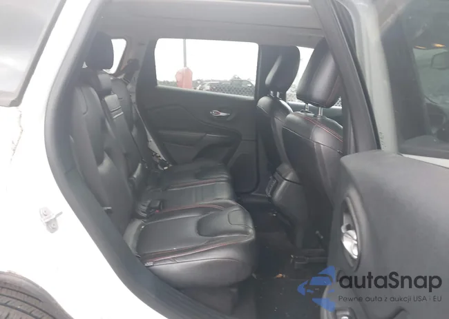 1C4PJLCBXGW3O2221: 44090484