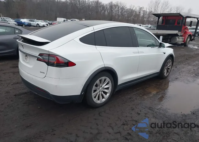 5YJXCBE20JF132559: 44091880