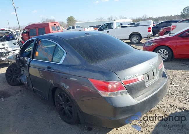 1HGCP2F88BA004913: 44092002